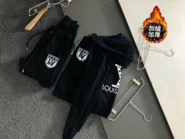 Picture of LV SweatSuits _SKULVM-4XLkdtn19929352